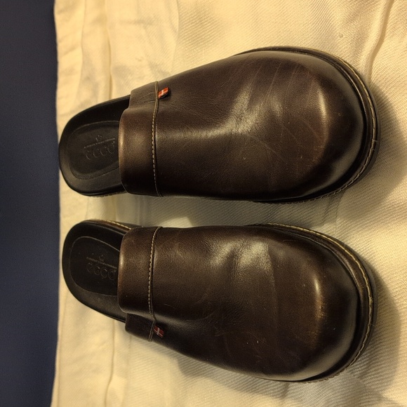Ecco size 38 Brown Clog - Picture 1 of 12